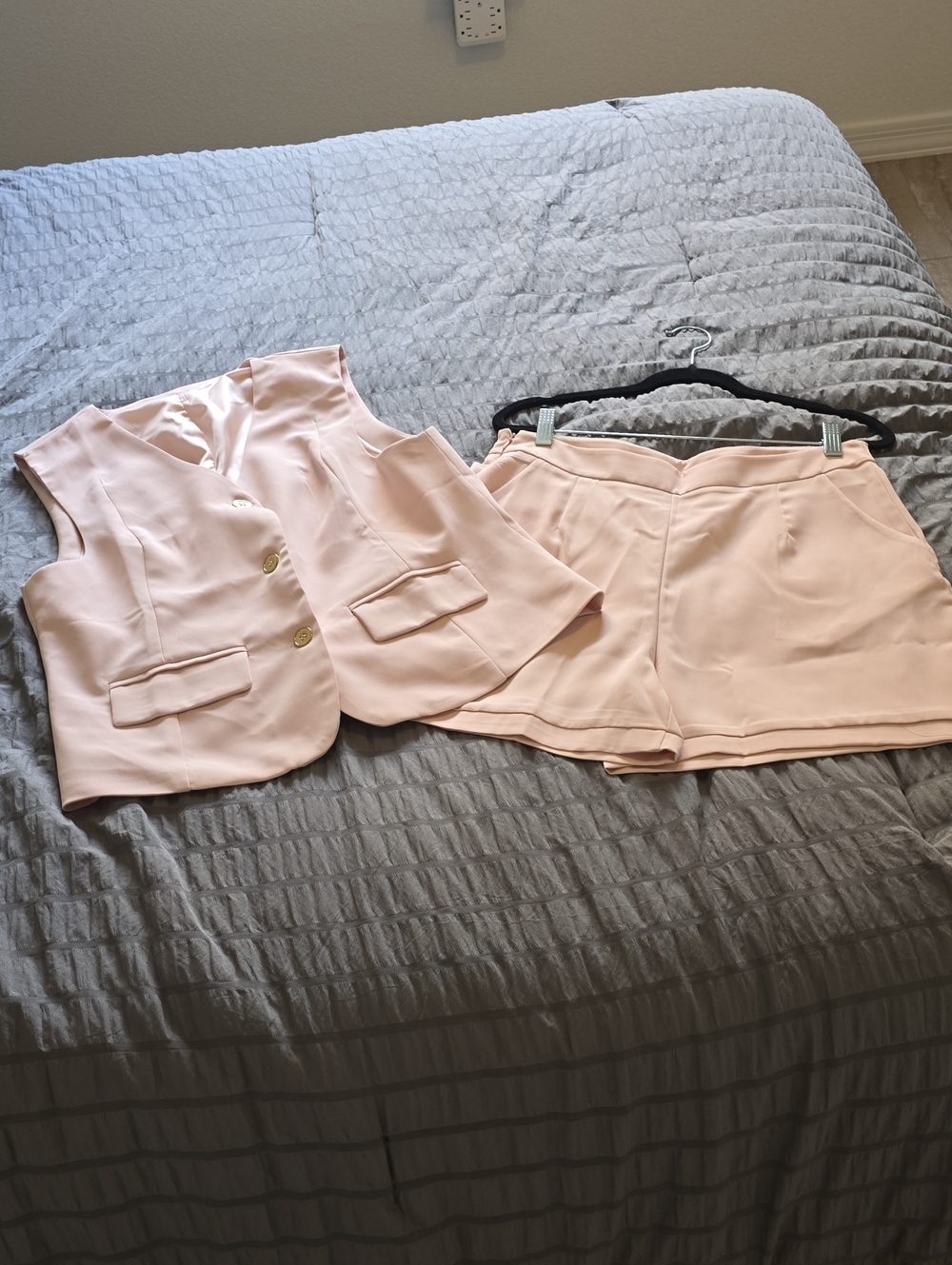 Womens Blush Pink Short & Vest Set - Stylish Two-Piece Shorts Outfit